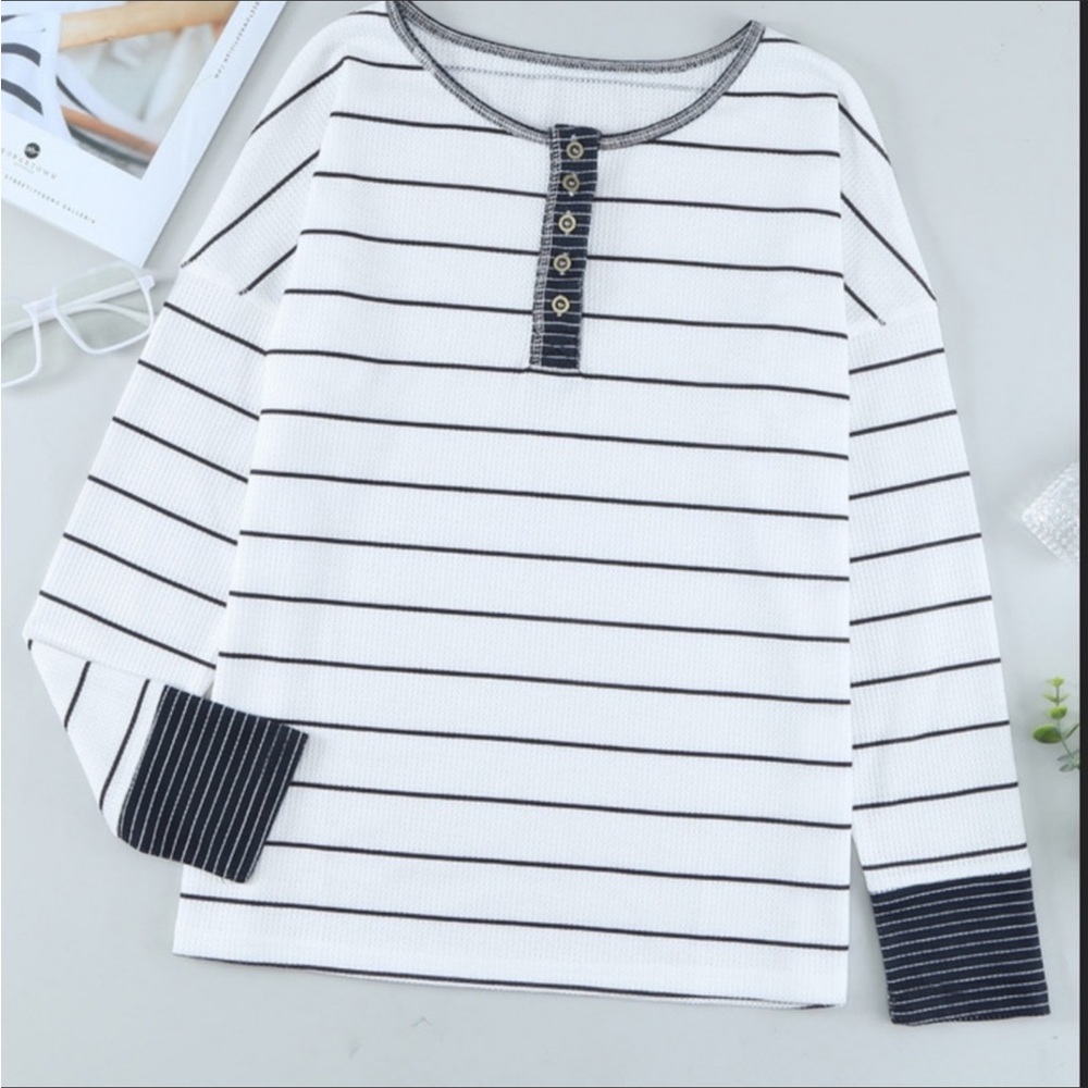 #25 Henley White & Navy Waffle Weave L.S. Top - Picture 11 of 12